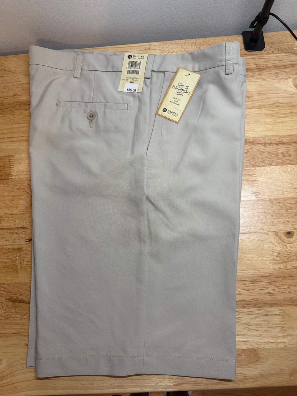 Haggar Men’s Flat-Front Cool 18 Performance Shorts in Sand NWT